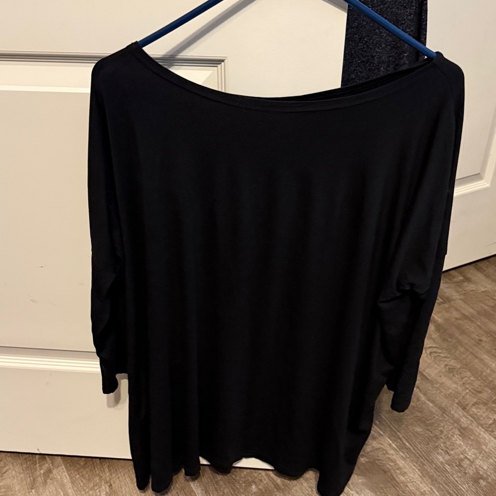 Elegant Black Women's soft 3/4 sleeve tee